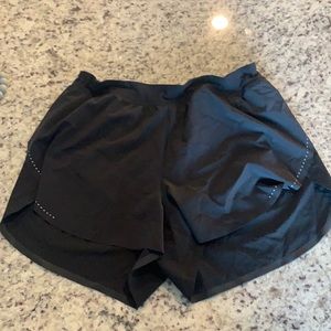 Lululemon Find Your Pace Lined High Rise Short 3 inch, size 8